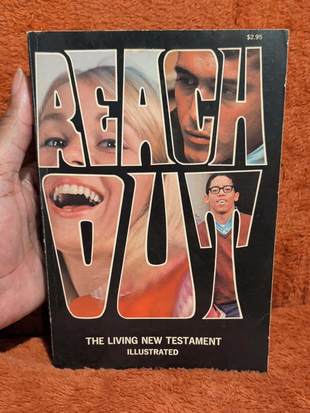 Reach Out Living New Testament: Illustrated